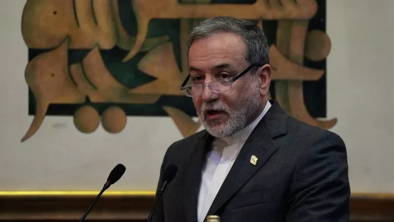 وزير الخارجية الإيراني يرد على اعتذار نظيره اللبناني عن عدم زيارة طهران