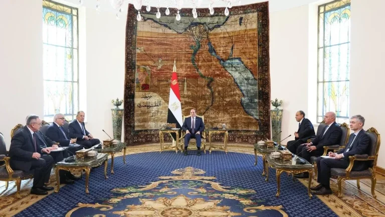 وزير الخارجية الروسي يطلع السيسي على سير العملية العسكرية الخاصة