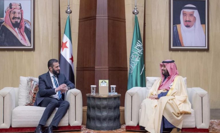 بن سلمان والشرع يبحثان العلاقات وتعافي سوريا اقتصادياً