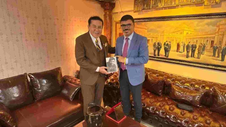 د. أيمن نور يكتب : حوارٌ مع الوزير خالد شوكات . شرعيةُ المتغلب وديمقراطيةُ الوطن