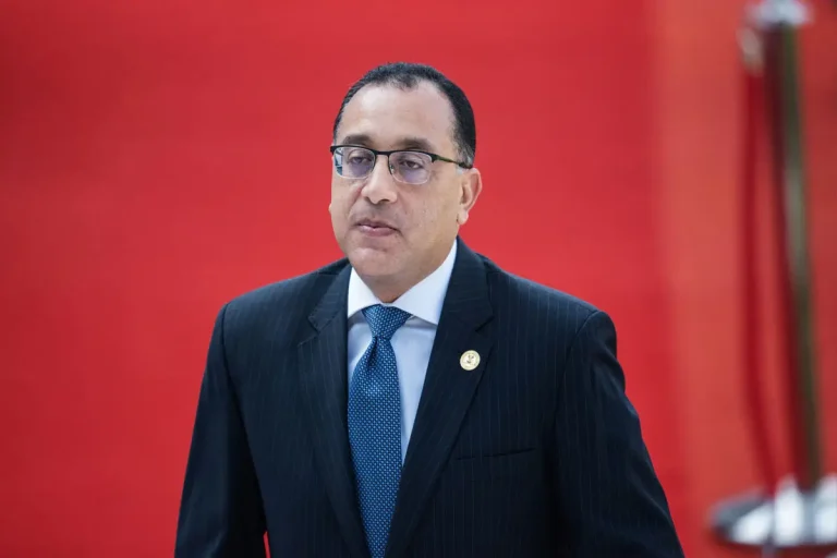 مدبولي يشيد بتقنيات ليوني ويؤكد دعم المشروعات الصناعية