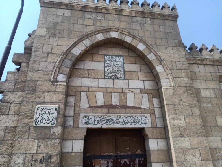 إزالة ضريح أمير الشعراء أحمد شوقي يثير جدلا