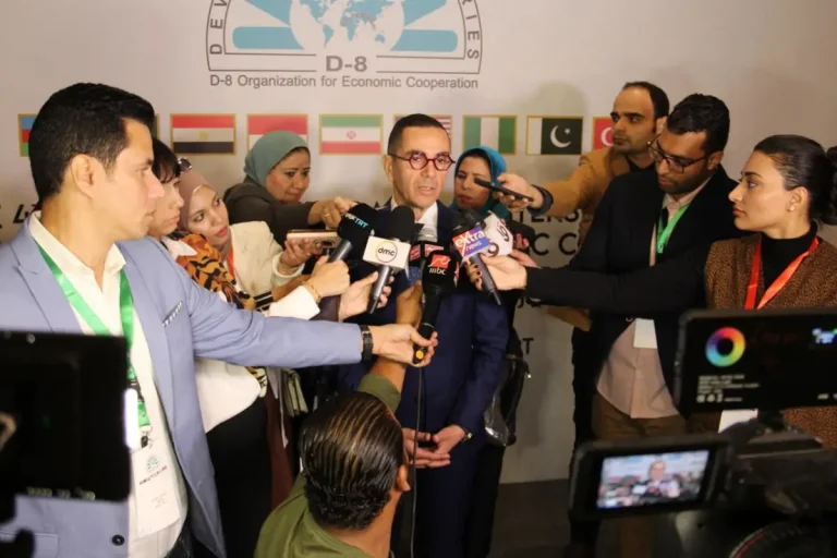 وزير الاستثمار: رفع التجارة البينية بين دول الثماني الإسلامية إلى 500 مليار دولار بحلول 2030