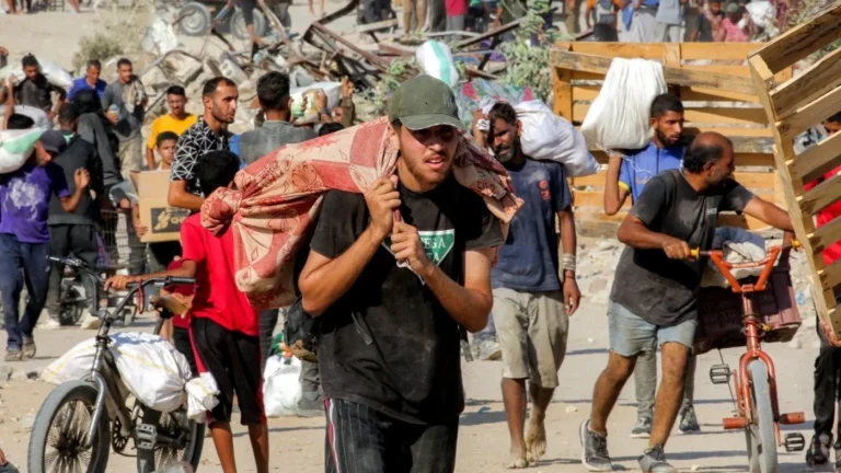 ميدل إيست آي: حماس اقترحت هدنة طويلة الأمد إذا انسحبت إسرائيل بالكامل من غزة