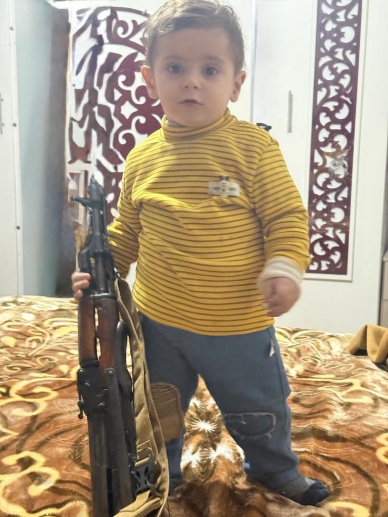 د. منير عبد الله البرش يكتب: حفيدي معتز… شهادة صغيرة على وطن كبير