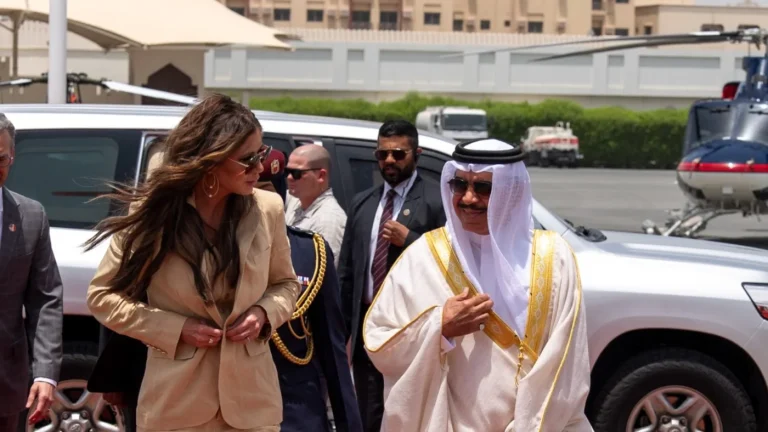 منظمة أمريكية توصي بعقوبات على وزير داخلية البحرين بتهم تعذيب وانتهاكات جسيمة