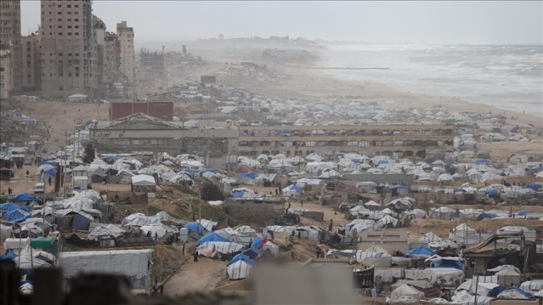 طقس مضطرب يضرب دولًا عربية: وفاة فتاة في غزة وتعليق الدراسة في العراق والأردن
