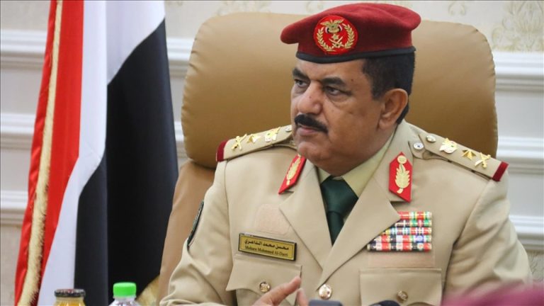 وزير الدفاع اليمني يشيد بدعم السعودية ويؤكد الثقة في قيادتها لحل الخلافات