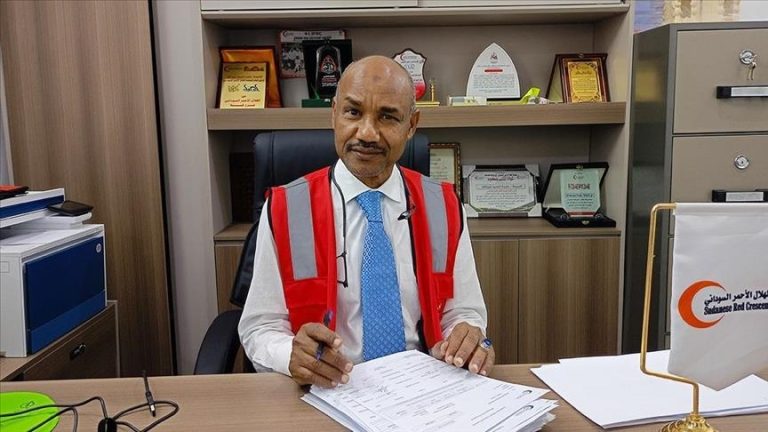 الهلال الأحمر التركي يغيث السودان بـ100 طن مساعدات إنسانية وسط تفاقم الأزمة