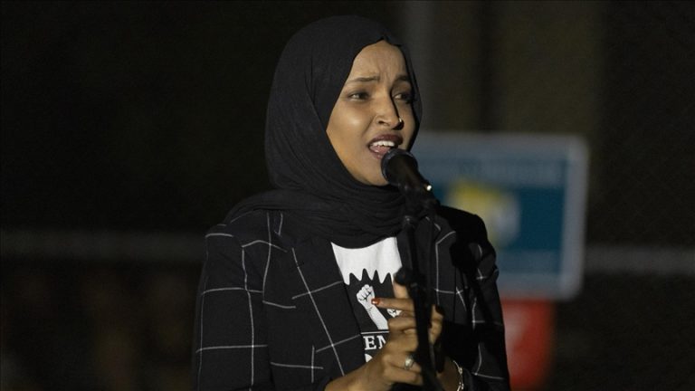 ترامب يواصل مهاجمة المهاجرين الصوماليين وإلهان عمر بتصريحات حادة