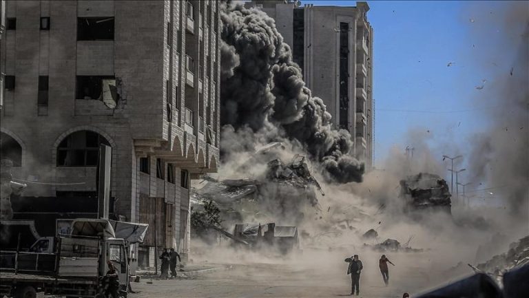 غارات وقصف مدفعي إسرائيلي يستهدف شرقي قطاع غزة رغم اتفاق وقف إطلاق النار