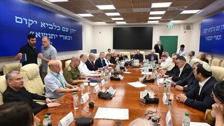 نتنياهو يعقد اجتماع الكابينيت في القدس وسط ضغوط أمريكية بشأن إدارة مرحلة ما بعد الحرب في غزة