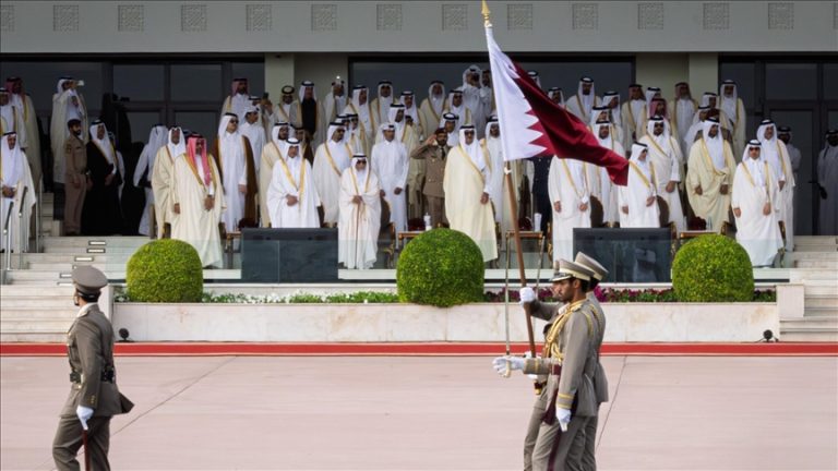 قطر تحتفل بيومها الوطني بعروض عسكرية وفعاليات واسعة في الدوحة