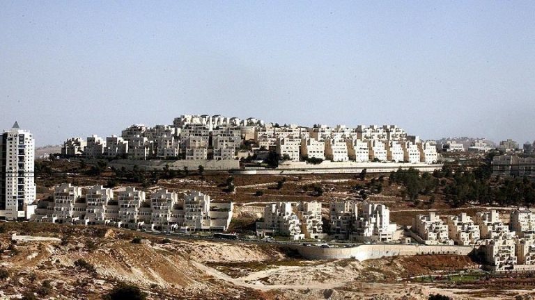 محافظة القدس تحذر من مخطط استيطاني إسرائيلي لإقامة 9 آلاف وحدة شمال المدينة