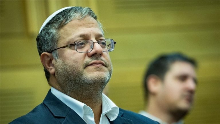 اقتحام جديد لبلدة ترابين: بن غفير يهدد الفلسطينيين ويتباهى بـ«سحق» المخالفين