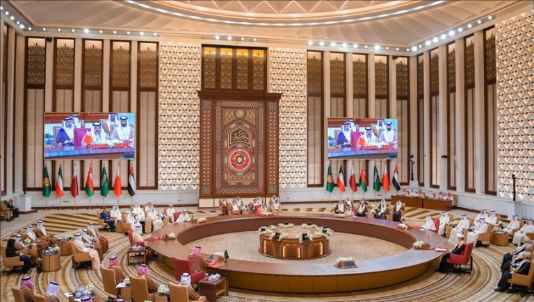 تواصل أعمال القمة الخليجية الـ46 في المنامة بمشاركة قيادية واسعة من دول المجلس