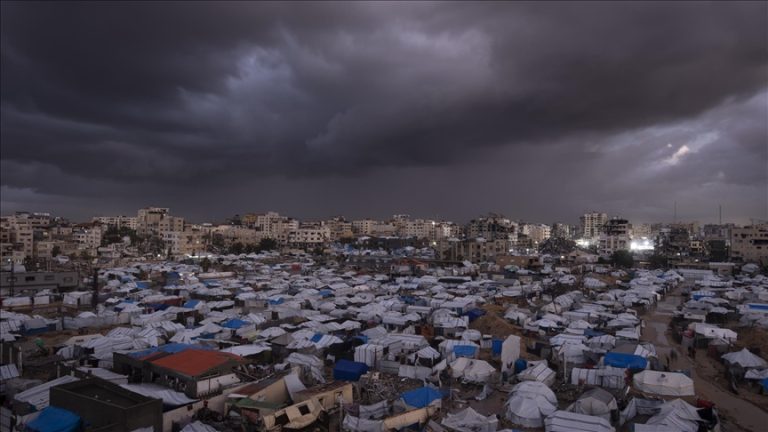 أونروا: طقس الشتاء القاسي في غزة يفاقم معاناة مستمرة منذ أكثر من عامين