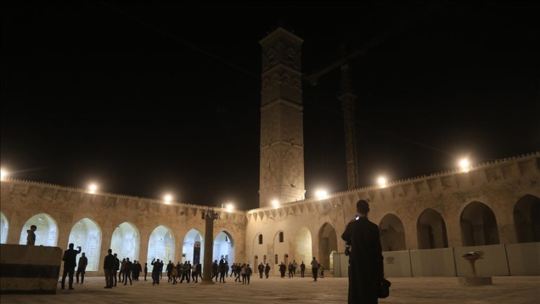 الأوقاف السورية تدعو لإقامة صلاة الفجر يوم 8 ديسمبر احتفالًا بذكرى تحرير البلاد