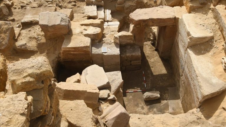 مصر تعلن اكتشاف بقايا أحد معابد الشمس في أبو غراب يعود إلى 4500 عام