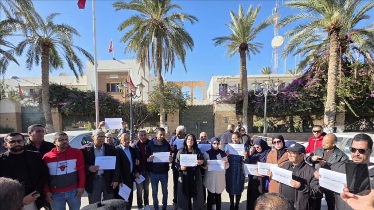 الصحفيون في تونس بين ضغوط أمنية وتعطّل إداري يعرقل عملهم اليومي