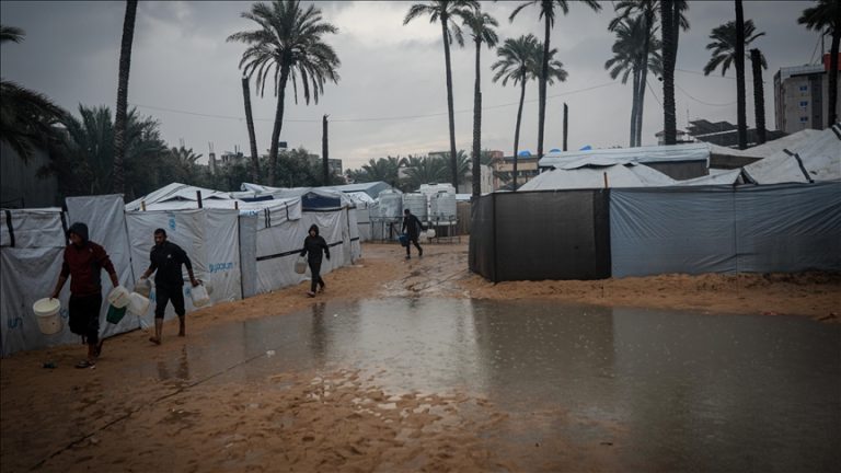 منخفض “بيرون” يفاقم المأساة: 3 قتلى فلسطينيين بينهم شقيقان وانهيارات واسعة في غزة