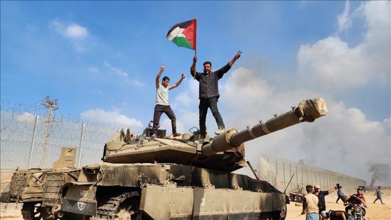 نتنياهو يمنح الضوء الأخضر لمشروع قانون لمحاكمة أسرى فلسطينيين على خلفية هجوم 7 أكتوبر