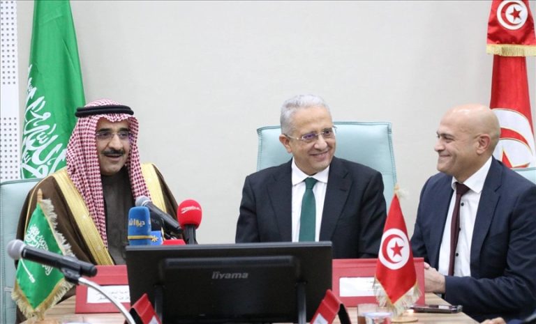 تونس والسعودية توقعان عقد إنجاز مستشفى الملك سلمان بالقيروان بهبة قيمتها 144 مليون دولار