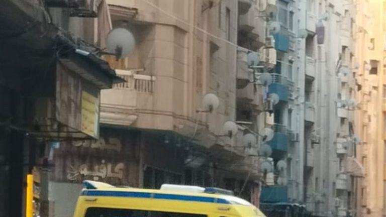 تحقيقات النيابة في حريق شقة نيفين مندور.. نقل الجثمان للمشرحة وسماع الشهود