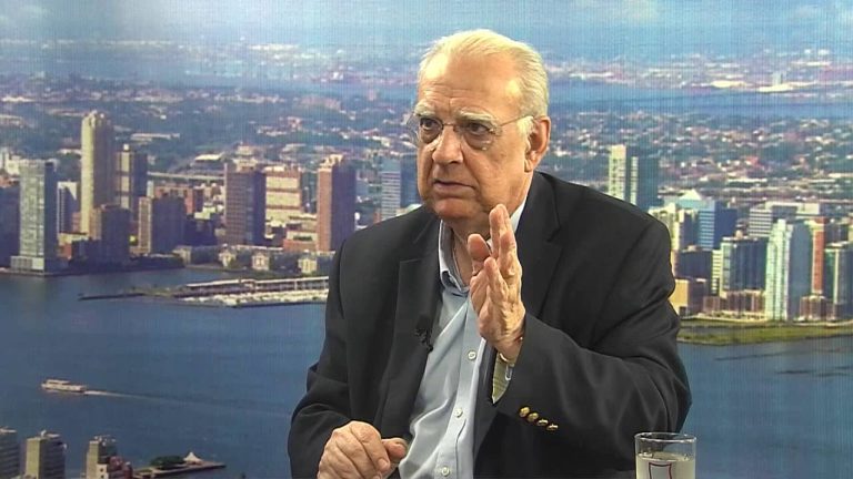 الدكتور زياد حافظ يطلق كتابه “أمريكا: حقائق ومسارات” في ندوة بدار الندوة