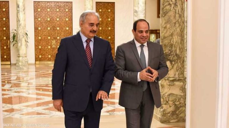 مصر تضغط على خليفة حفتر لوقف دعم مليشيات حميدتي في السودان
