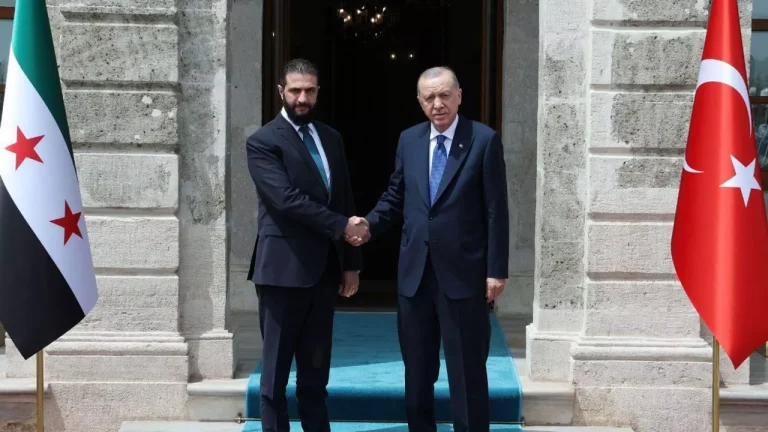 أردوغان للشرع: تركيا تولي اهتماما كبيرا لوحدة الأراضي السورية