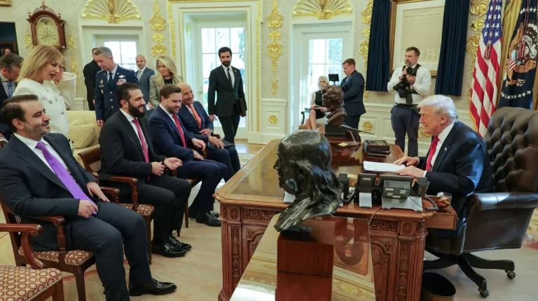 الشرع وترامب يؤكدان هاتفيا أهمية الحفاظ على وحدة سوريا