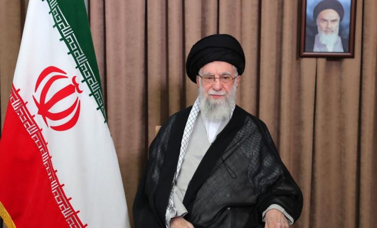 خامنئي يتحدى ترامب رغم التهديدات: لن نذعن وسنهزم العدو