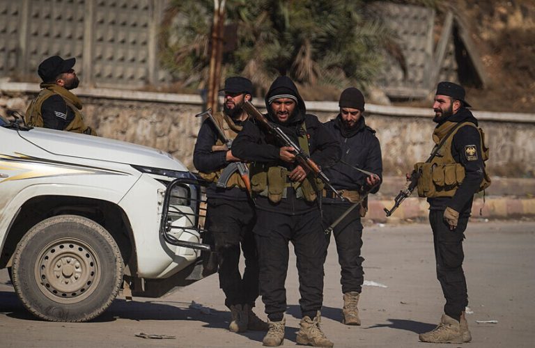 الجيش السوري يحبط محاولة تفجير جسر شرق حلب على يد قسد