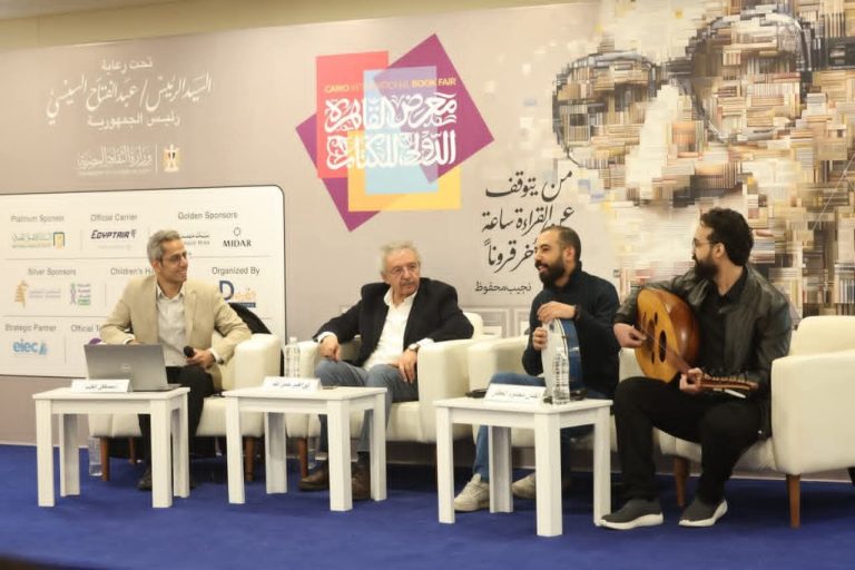 إبراهيم نصر الله في معرض القاهرة للكتاب: الكتابة مسؤولية والخوف جزء من الإبداع