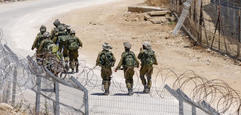 توغل إسرائيلي بريف القنيطرة وإقامة حاجز مؤقت قبل الانسحاب