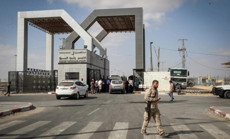 رئيس لجنة غزة: معبر رفح يفتح بالاتجاهين مطلع فبراير