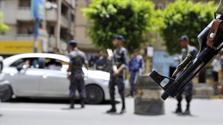 المجلس الانتقالي الجنوبي ينفي تقييد حركة المواطنين ويؤكد انتظام العبور إلى عدن