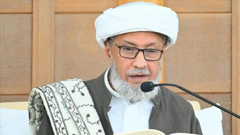 وفاة الداعية اليمني الحبيب عمر حامد الجيلاني مفتي الشافعية بمكة عن 76 عامًا