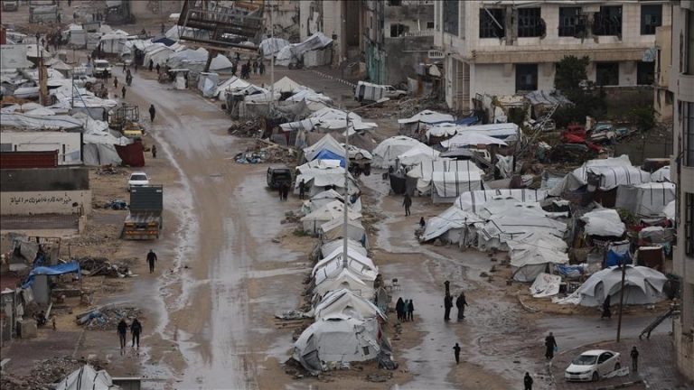 المكتب الإعلامي الحكومي في غزة: ارتفاع وفيات البرد الشديد في مخيمات النزوح إلى 21 بينهم 18 طفلًا