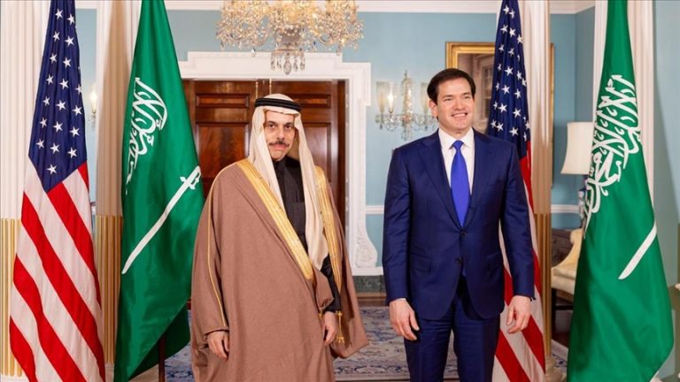 وزير الخارجية السعودي يبحث مع روبيو تطورات الأوضاع في الشرق الأوسط
