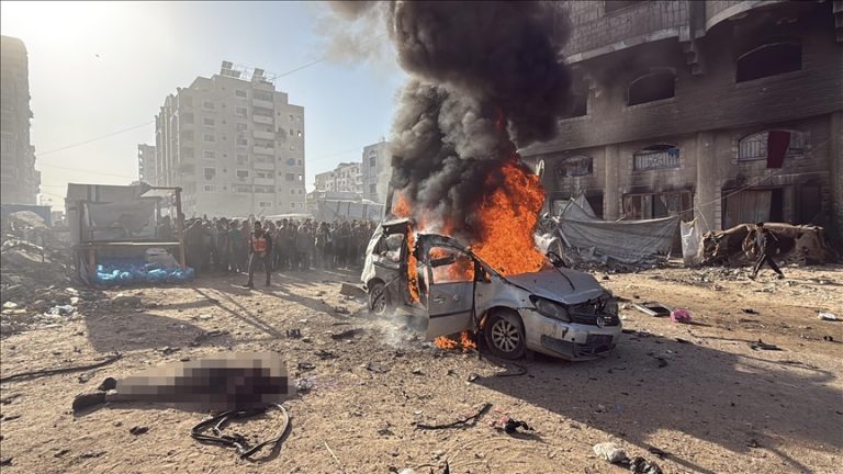 الجيش الإسرائيلي يقتل فلسطينيين شرقي مخيم المغازي ويشن غارات على رفح رغم سريان الاتفاق