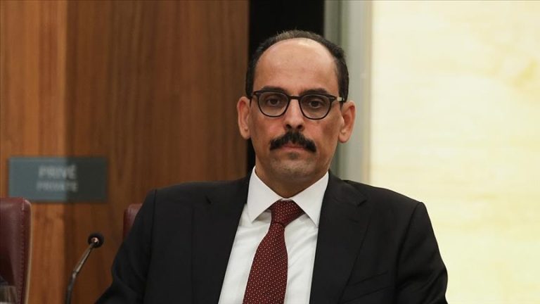 قالن يلتقي وفد حماس في إسطنبول لبحث المرحلة الثانية من خطة السلام في غزة