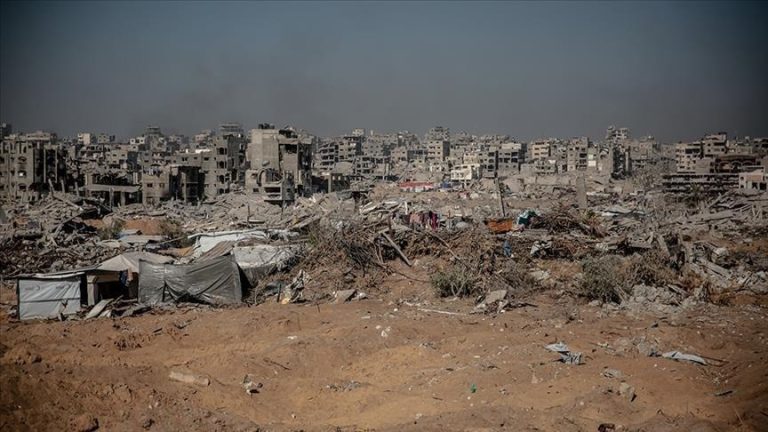 الجيش الإسرائيلي ينفذ عمليات نسف واسعة شمالي وجنوبي قطاع غزة