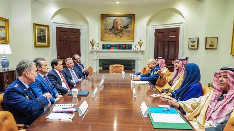 وزير الدفاع السعودي يبحث في واشنطن تعزيز الشراكة الاستراتيجية مع الولايات المتحدة وجهود إحلال السلام بالمنطقة