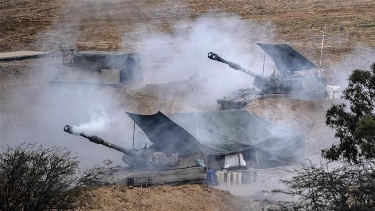 غارات جوية وقصف مدفعي وبحري إسرائيلي على مناطق متفرقة من قطاع غزة