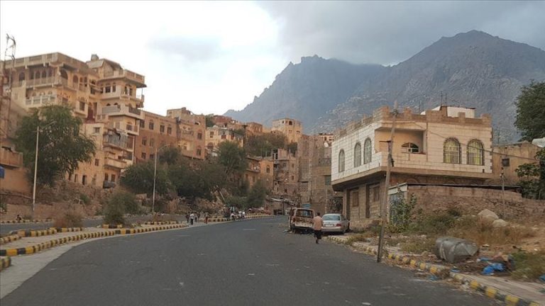 انسحاب قوات «الانتقالي» من مقر المنطقة العسكرية الأولى في سيئون
