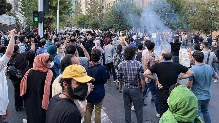 ارتفاع حصيلة قتلى الاحتجاجات في إيران إلى 2615 شخصًا