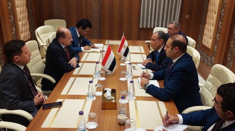 وزيرا خارجية اليمن ومصر يبحثان تطورات الأوضاع السياسية وتعزيز التنسيق المشترك