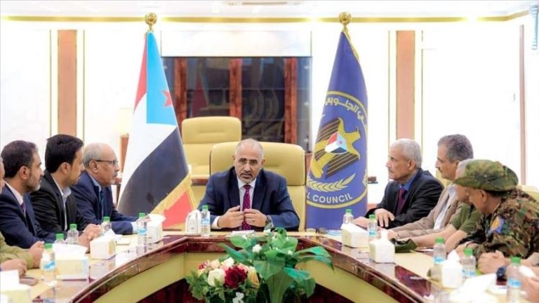 مجلس القيادة الرئاسي في اليمن يسقط عضوية عيدروس الزبيدي ويحيله للنائب العام بتهمة الخيانة العظمى